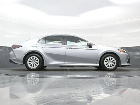 Used 2022 Toyota Camry LE FWD image 34