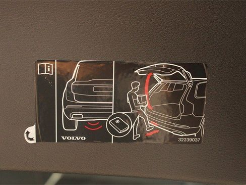 Used 2021 Volvo XC40 P8 Recharge w/ Advanced Package image 8