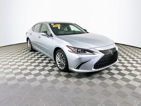 Used 2023 Lexus ES 300h w/ Accessory Package (Z1) FWD image 3