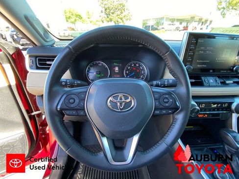 Certified 2021 Toyota RAV4 XLE Premium AWD/4WD image 39