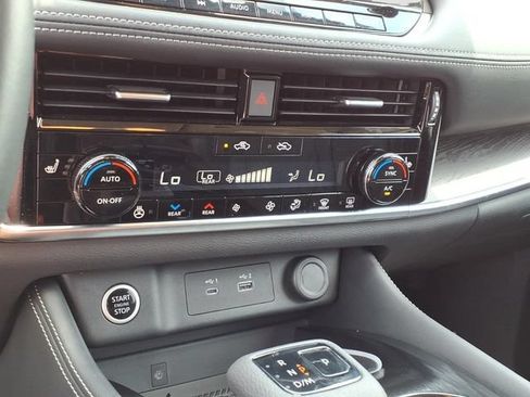Used 2023 Nissan Rogue Platinum w/ Platinum Premium Package AWD/4WD image 15