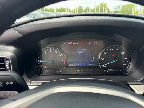 Used 2024 Ford Explorer XLT w/ Equipment Group 202A AWD/4WD image 46