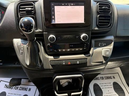 Used 2025 RAM ProMaster 2500 w/ Convenience Group FWD image 9