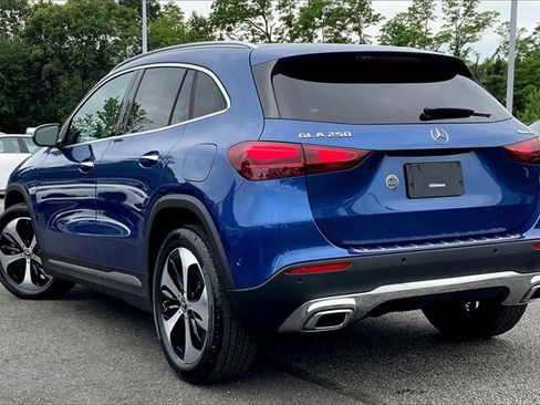 Used 2025 Mercedes-Benz GLA 250 4MATIC image 16