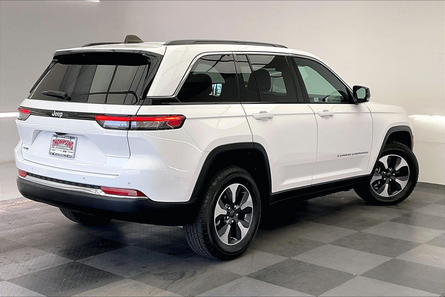 Used 2024 Jeep Grand Cherokee Limited 4xe AWD/4WD image 13