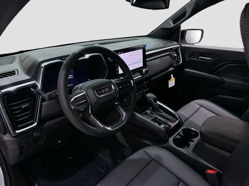 Used 2025 GMC Canyon Elevation w/ Convenience Package RWD image 9