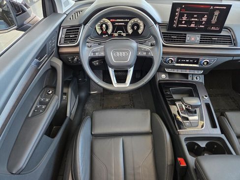 Used 2023 Audi Q5 e Premium Plus w/ Premium Plus Package AWD/4WD image 16