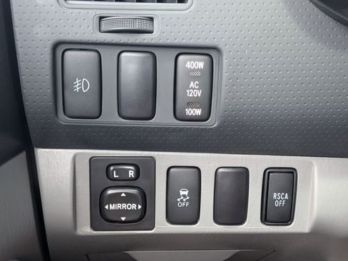 Used 2015 Toyota Tacoma 4x4 Double Cab w/ TRD Sport Package image 22