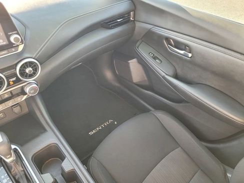 Used 2022 Nissan Sentra SV image 12