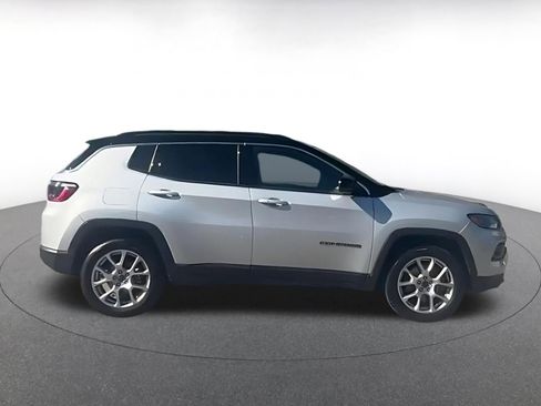 Used 2025 Jeep Compass Limited AWD/4WD image 8