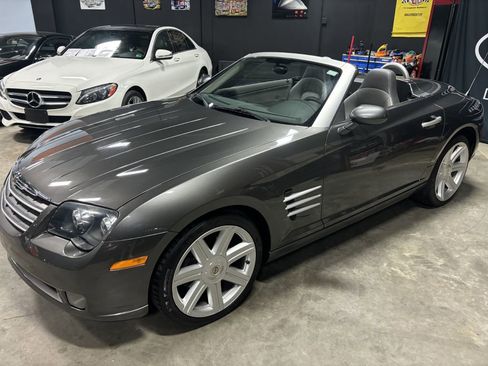 Used 2005 Chrysler Crossfire Limited RWD image 3