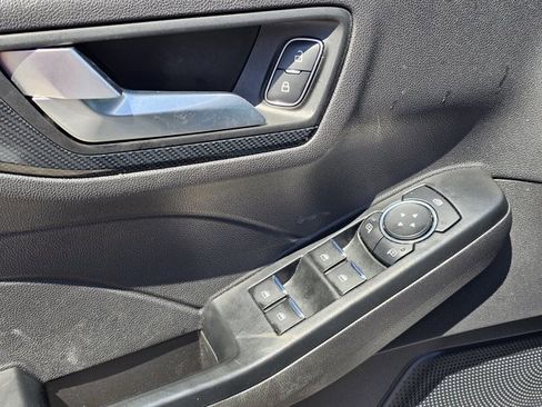 Used 2025 Ford Escape ST-Line FWD image 16