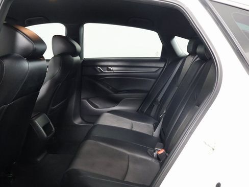 Used 2018 Honda Accord Sport image 11