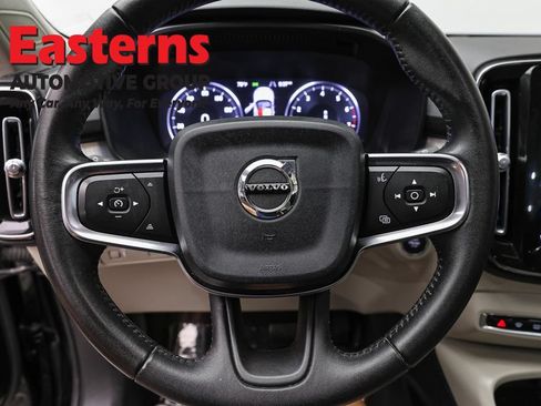 Used 2020 Volvo XC40 T5 Momentum AWD/4WD image 10