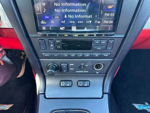 Used 2004 Ford Thunderbird Deluxe image 13