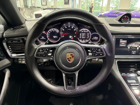 Used 2018 Porsche Panamera RWD image 70