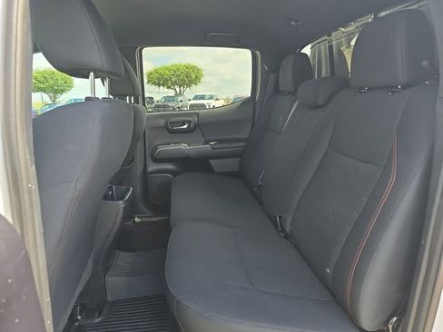 Used 2020 Toyota Tacoma TRD Off-Road AWD/4WD image 14