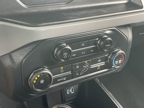 Used 2022 Ford Bronco 2-Door AWD/4WD image 27
