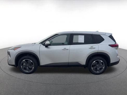 Used 2025 Nissan Rogue SV image 9