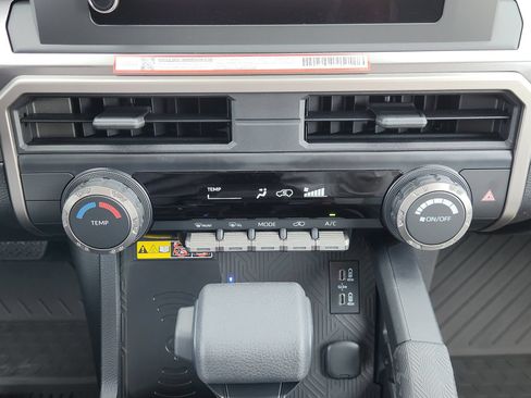New 2026 Toyota 4Runner SR5 AWD/4WD image 19
