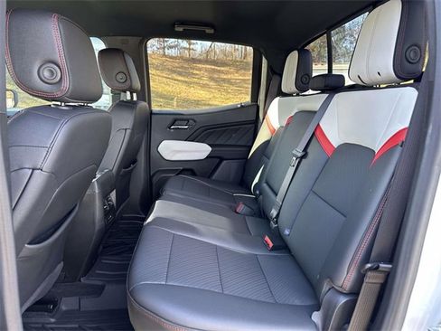 Used 2024 GMC Canyon AT4X image 21