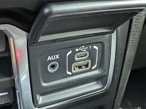 New 2024 Jeep Gladiator Sport image 20