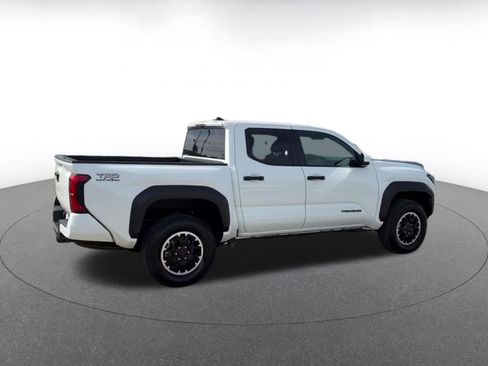 Used 2025 Toyota Tacoma TRD Off-Road AWD/4WD image 12
