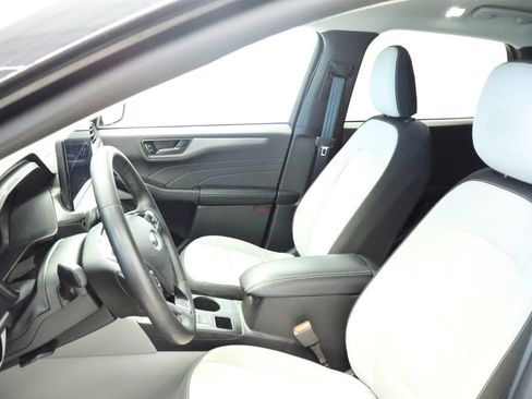Used 2024 Ford Escape Active w/ Tech Pack #1 AWD/4WD image 28