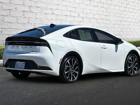 Used 2024 Toyota Prius Prime Premium w/ Advanced Technology Package FWD image 4