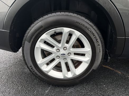 Used 2016 Ford Explorer XLT w/ Equipment Group 202A image 19