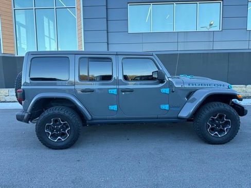 Used 2022 Jeep Wrangler Unlimited Rubicon 4xe w/ Cold Weather Group AWD/4WD image 2
