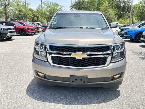 Used 2017 Chevrolet Suburban LT w/ Luxury Package AWD/4WD image 9