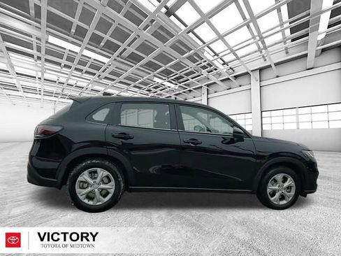 Used 2023 Honda HR-V LX image 2