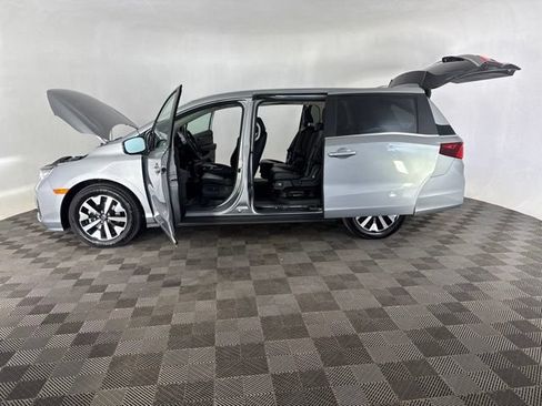 Certified 2025 Honda Odyssey EX-L image 10