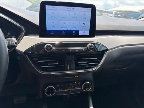 Used 2022 Ford Escape SE w/ Convenience Package FWD image 17