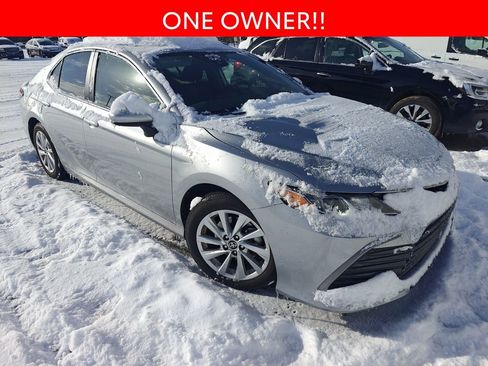 Used 2023 Toyota Camry LE image 3
