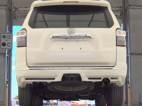 Used 2017 Toyota 4Runner Limited AWD/4WD image 7