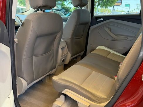 Used 2016 Ford Escape SE FWD image 10