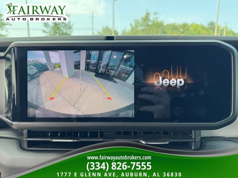 Used 2025 Jeep Wrangler Unlimited Sahara w/ Safety Group AWD/4WD image 22