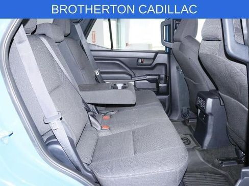 Used 2025 Toyota 4Runner SR5 AWD/4WD image 31