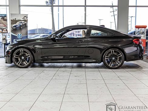Used 2018 BMW M4 Coupe w/ Executive Package RWD image 6