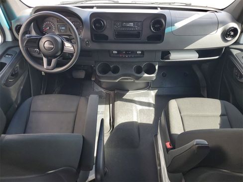 Used 2019 Freightliner Sprinter 3500 image 10