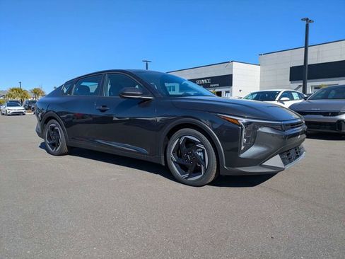 New 2025 Kia K4 EX image 2