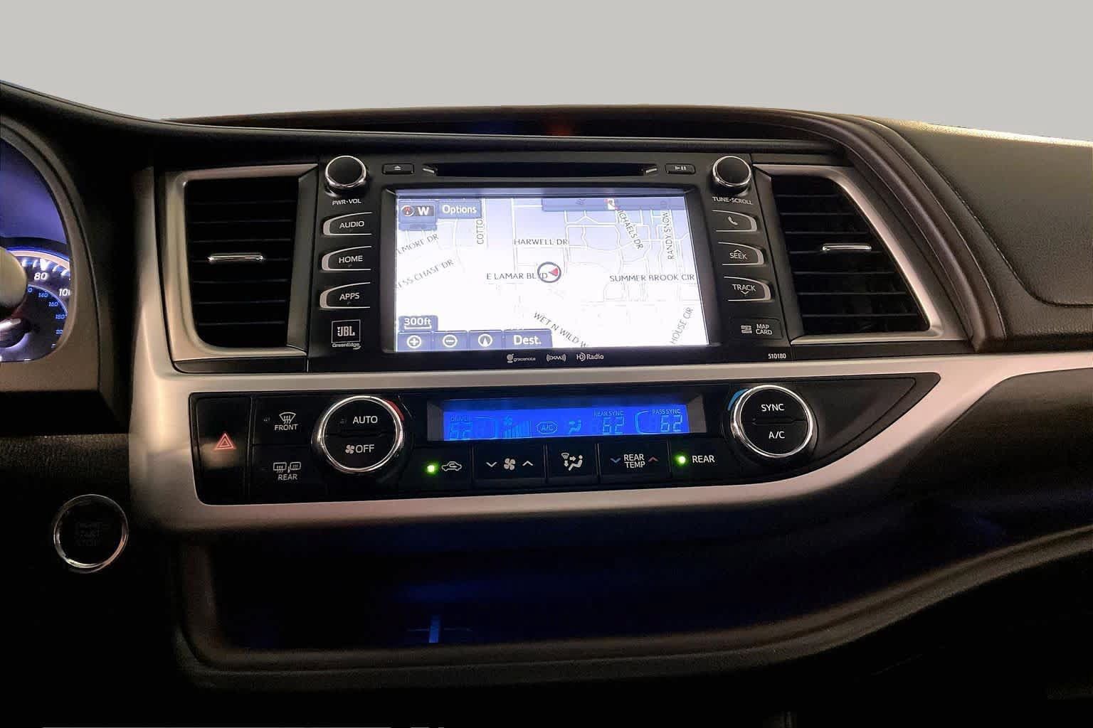 Used 2017 Toyota Highlander Limited AWD/4WD image 6