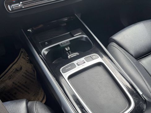 Used 2025 Mercedes-Benz GLB 250 4MATIC image 43