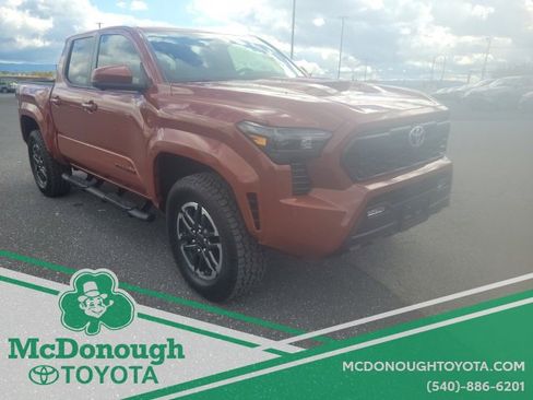 Certified 2025 Toyota Tacoma TRD Sport w/ TRD Sport Premium Package image 4