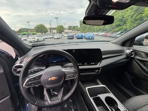 Used 2025 Chevrolet Equinox LT FWD image 28