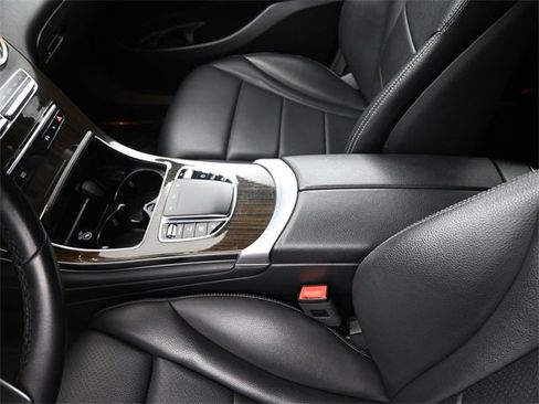 Used 2022 Mercedes-Benz GLC 300 GLC 300 image 9