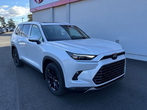 New 2026 Toyota Grand Highlander Platinum image 9