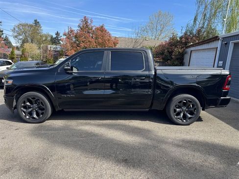 Used 2020 RAM 1500 Limited w/ Black Appearance Package AWD/4WD image 4
